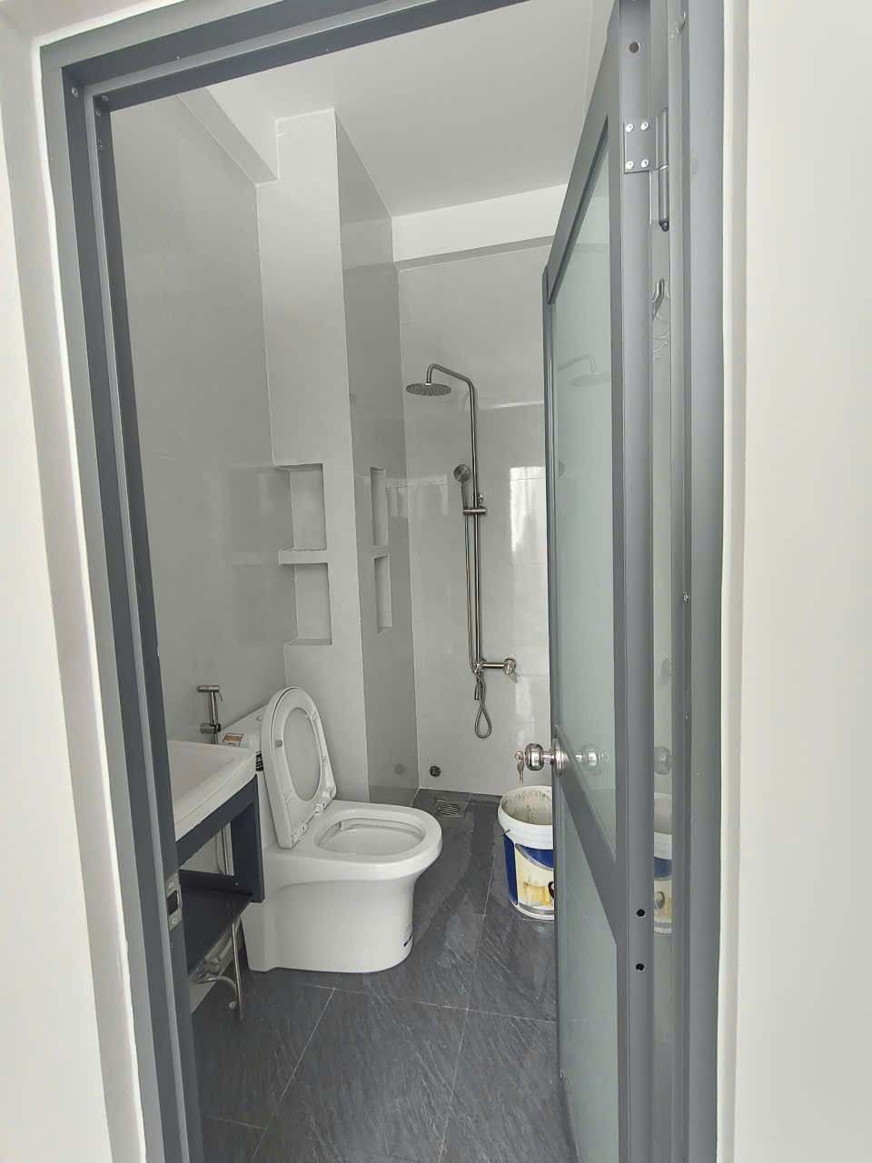 BÁN NHÀ HẺM 5/23 LÊ LỢI HƯỚNG ĐÔNG - 76M2 - 3PN - GIÁ 2,2 TỶ 16015009