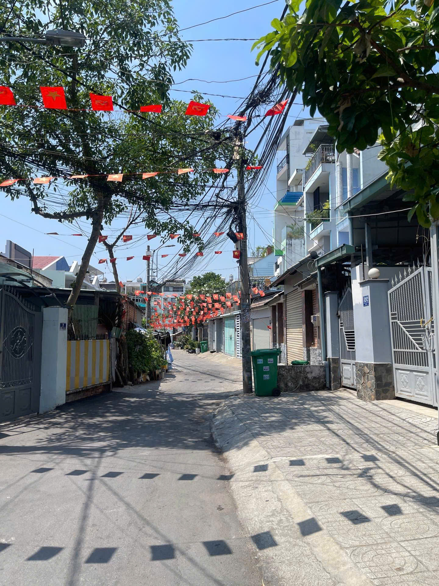 Nhà 4 Tầng, 80m2, hẻm xe hơi, vào ở ngay, giá 9.5 tỷ tại Quận 9 16015024