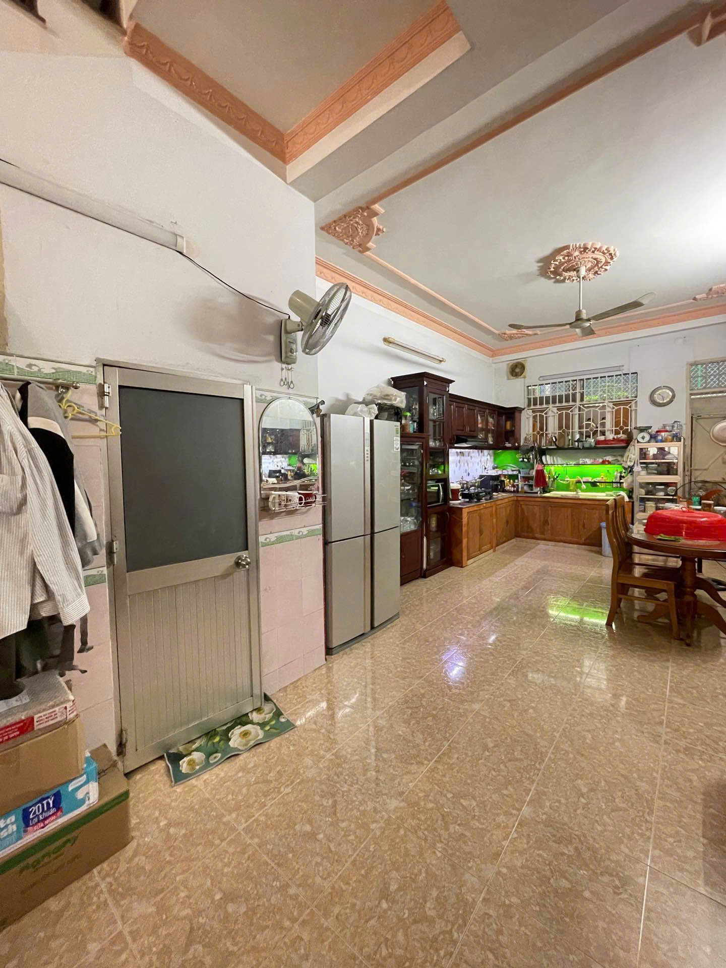 Nhà 4 Tầng, 80m2, hẻm xe hơi, vào ở ngay, giá 9.5 tỷ tại Quận 9 16015024