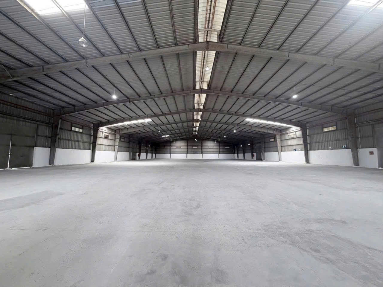 MẶT TIỀN 25M – 1.250M² – VỊ TRÍ ĐẸP ĐỂ SHOWROOM & QUẢNG BÁ THƯƠNG HIỆU 16015034