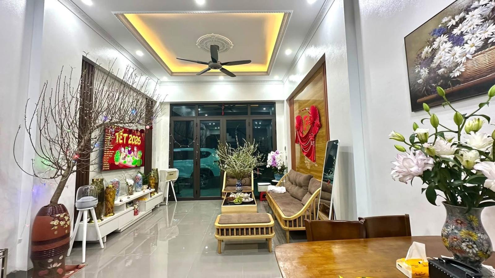 Bán nhà ngõ phố Bình Lộc, ph Tân Bình, TP HD, 42.5m2, 4 tầng, 3 ngủ, 3 vs, đường oto, 3.x tỷ 16015080