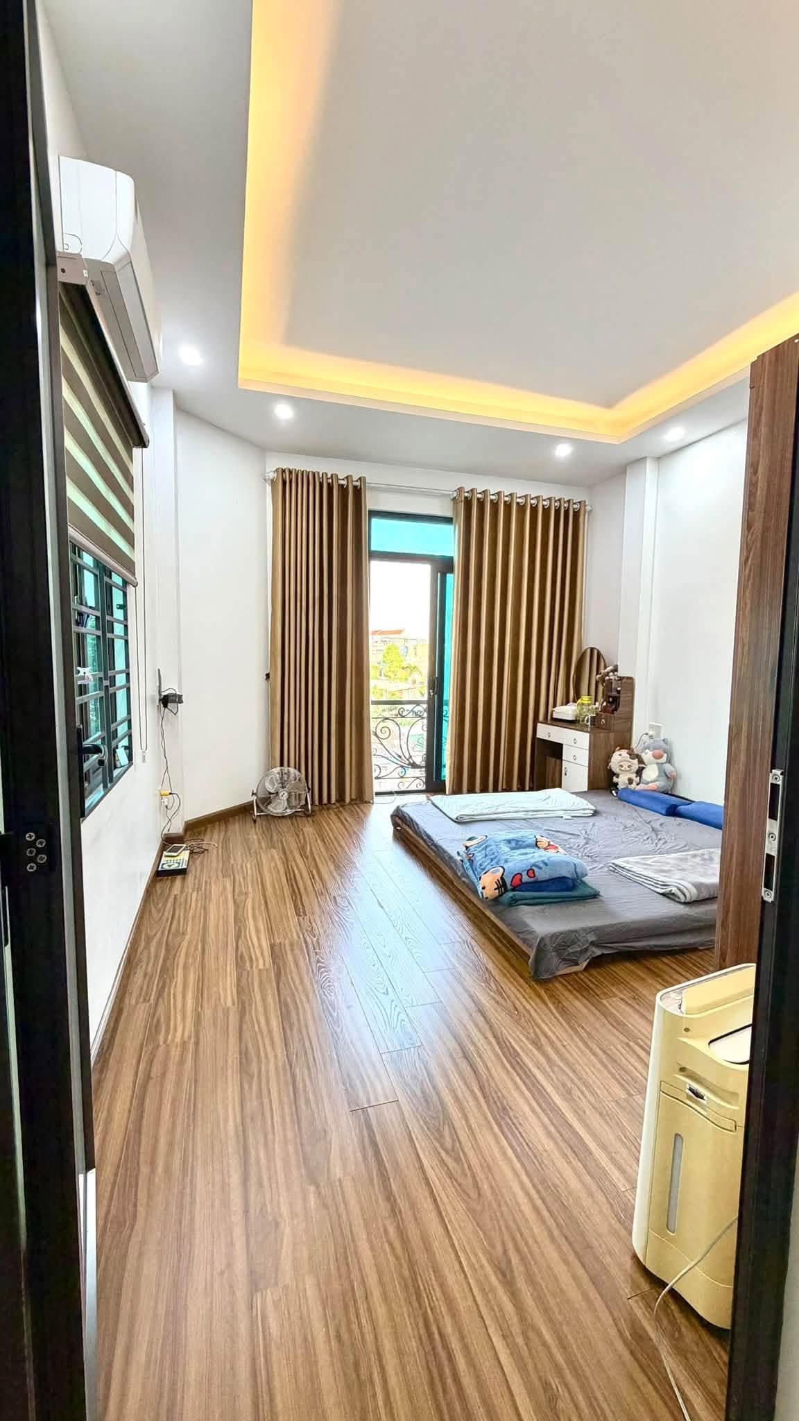 Bán nhà ngõ phố Bình Lộc, ph Tân Bình, TP HD, 42.5m2, 4 tầng, 3 ngủ, 3 vs, đường oto, 3.x tỷ 16015080