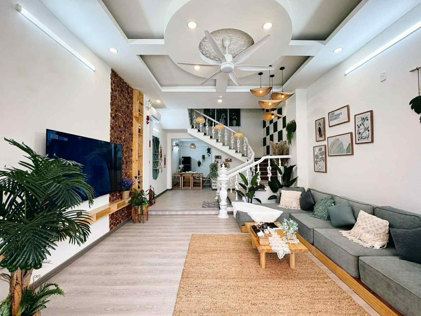Villa 4 tầng Võ Duy Ninh sát biển Sơn Trà, 63m2, dòng tiền 3-4 triệu/ngày, 9.7 tỷ 16015085