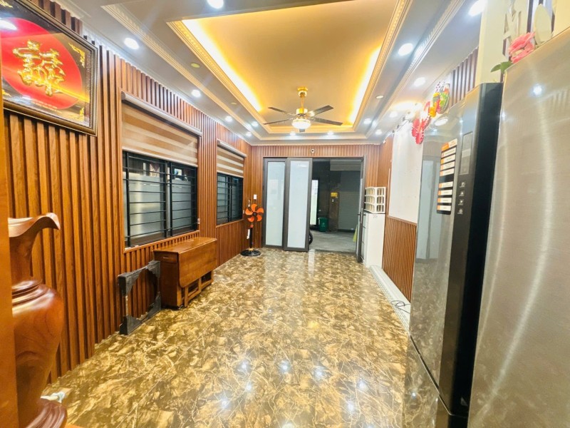 Bán nhà Bát Khối,Long Biên 5 tầng,32m oto đỗ cửa nhỉnh 8 tỷ  16015104