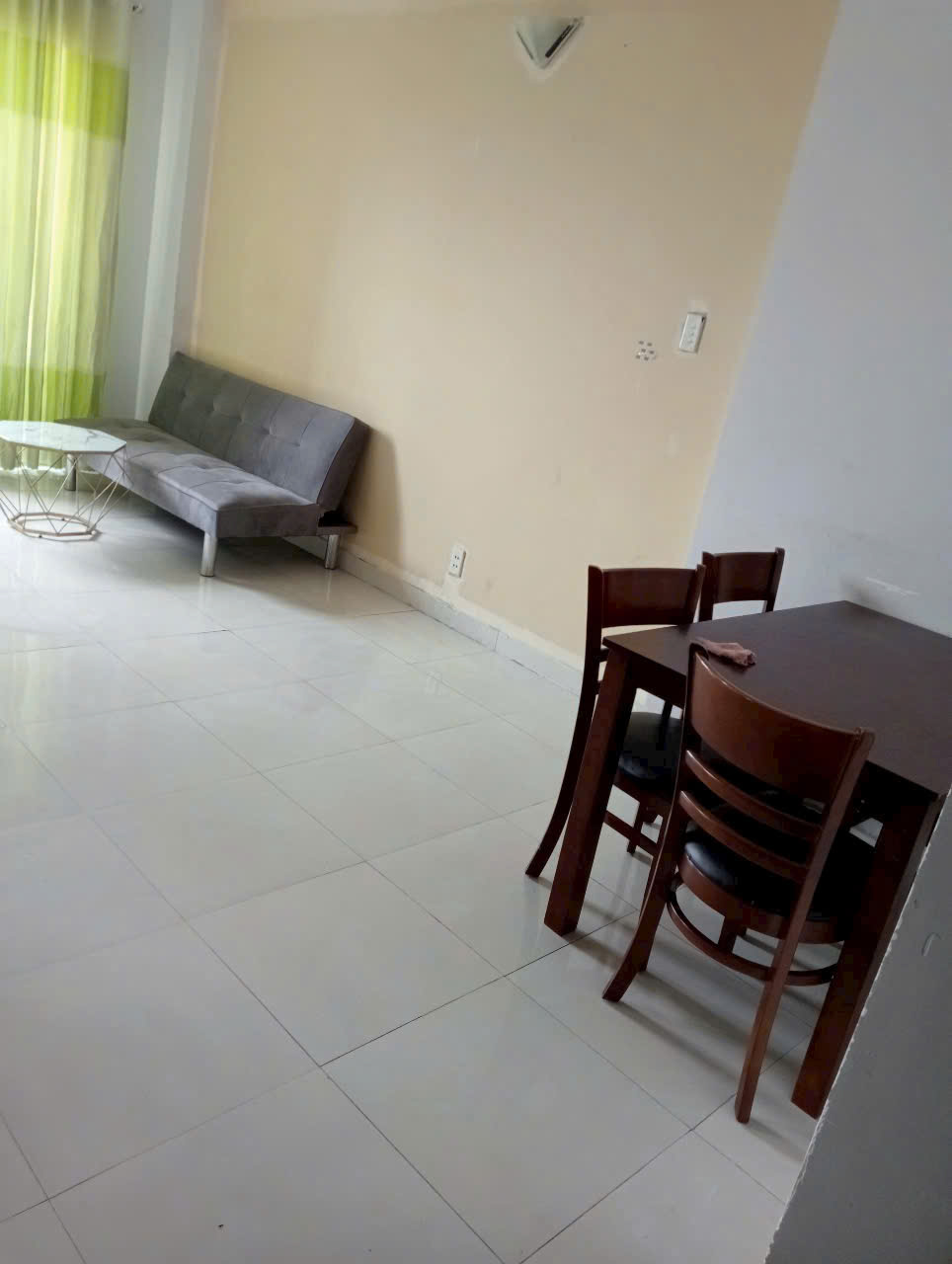 Bán gấp căn hộ HQC Plaza ngay chợ Bình Điền Q8, 54m2, 2PN, 1tỷ120, full nội thất, tầng 12, nhà đẹp 16015197
