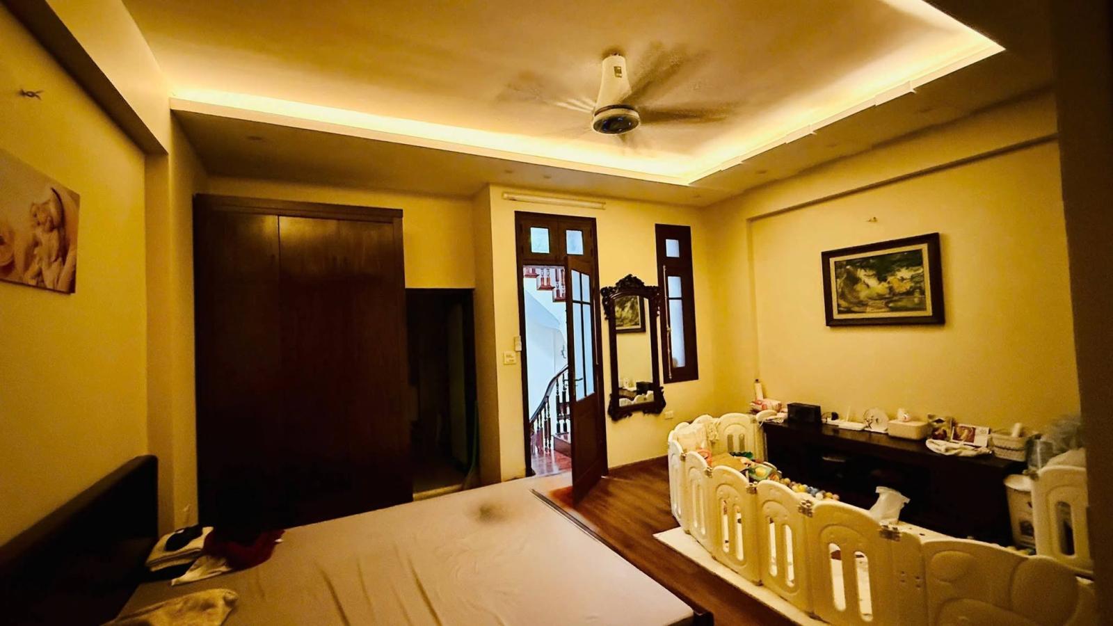 Bán nhà mặt phố Trần Nhật Duật, 35m2, 5 tầng, mặt tiền 3.5m, 20.5 tỉ, lô góc, vỉa hè rộng, cho thuê 16015253