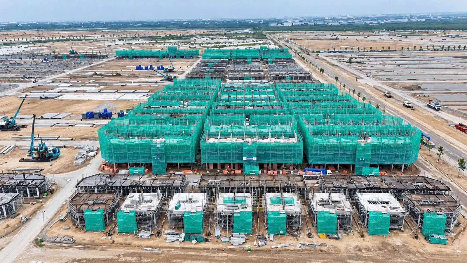 Bán nhà phố Vinhome Hóc Môn, DT 150m2, giá 5,3 tỷ, CK lên đến 11% từ CĐT. 16015254