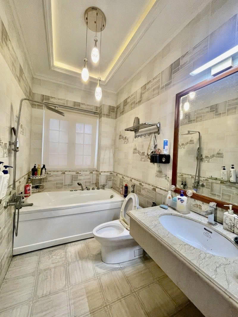 Bán nhà Siêu Mặt tiền Lò Gốm - gần ngã tư Phạm Văn Chí, 14x52m, 5 Căn 4 Tầng, chỉ 89 Tỷ, 16015337