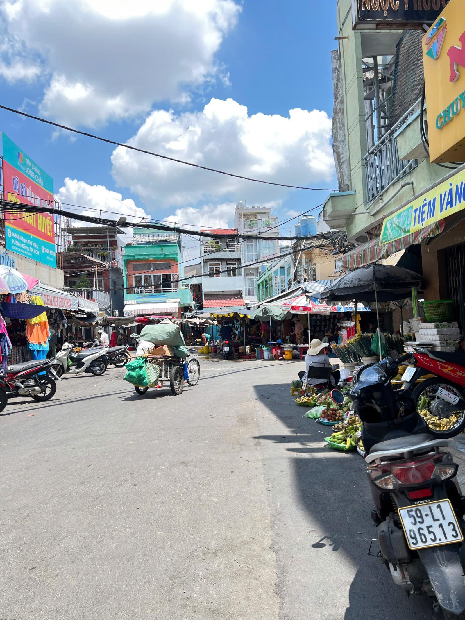 Nhà bán MT trung tâm chợ Nhị Thiên Đường đường Hoàng Minh Đạo P5Q8. Giá: 10.3 tỷ 16015341