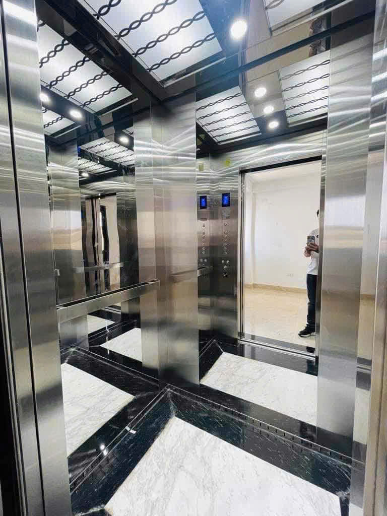 Cho thuê nhà Nguyên căn Nguyễn Văn Cừ- Sát phố 30m 6 tầng thang máy 11tr/tháng 16015346