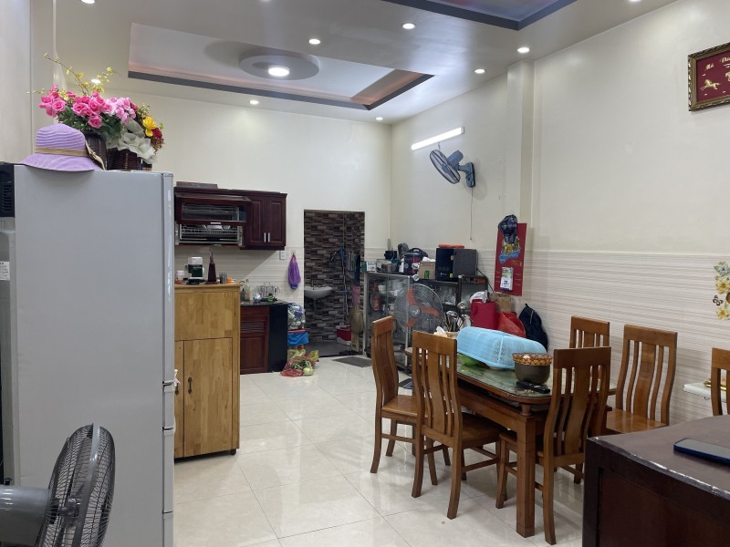 Bán nhà 3 tầng, 71m2 đường Lê Thị Hoa, Tam Bình, Thủ Đức, TP HCM. Giá 5.89 tỷ, sổ hồng riêng. 16015357