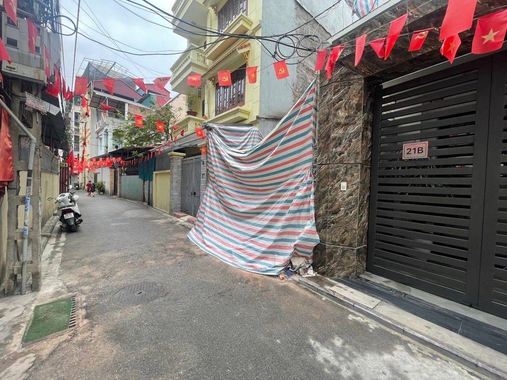 Bán đất Việt Hưng 8 tỷ 47m ô tô đỗ cửa 16015406