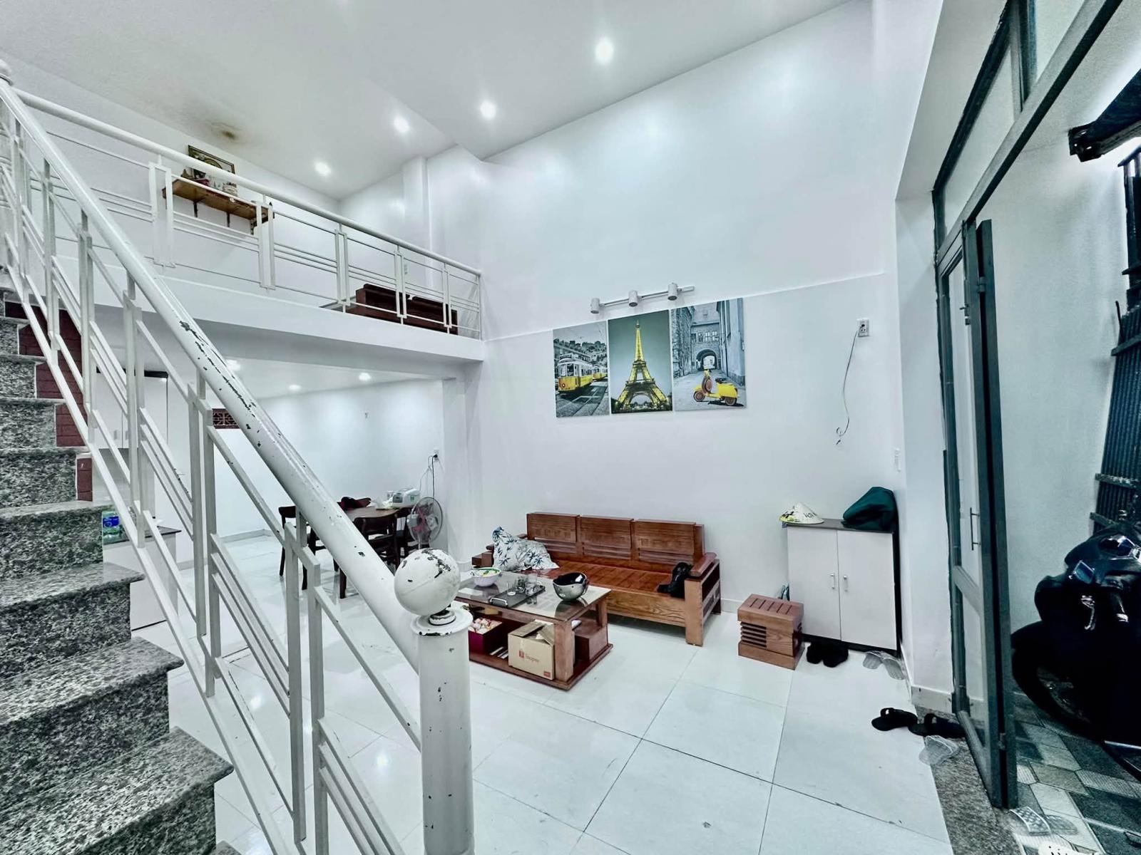 ♣ Gần MT Hà Huy Tập, Công An Quận, 54m2, mê lửng 2PN 2WC sân xe, 3.2 tỷ 16015441