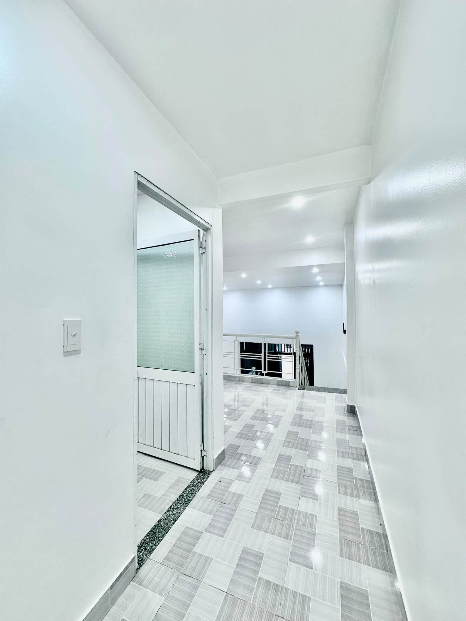 ♣ Gần MT Hà Huy Tập, Công An Quận, 54m2, mê lửng 2PN 2WC sân xe, 3.2 tỷ 16015441