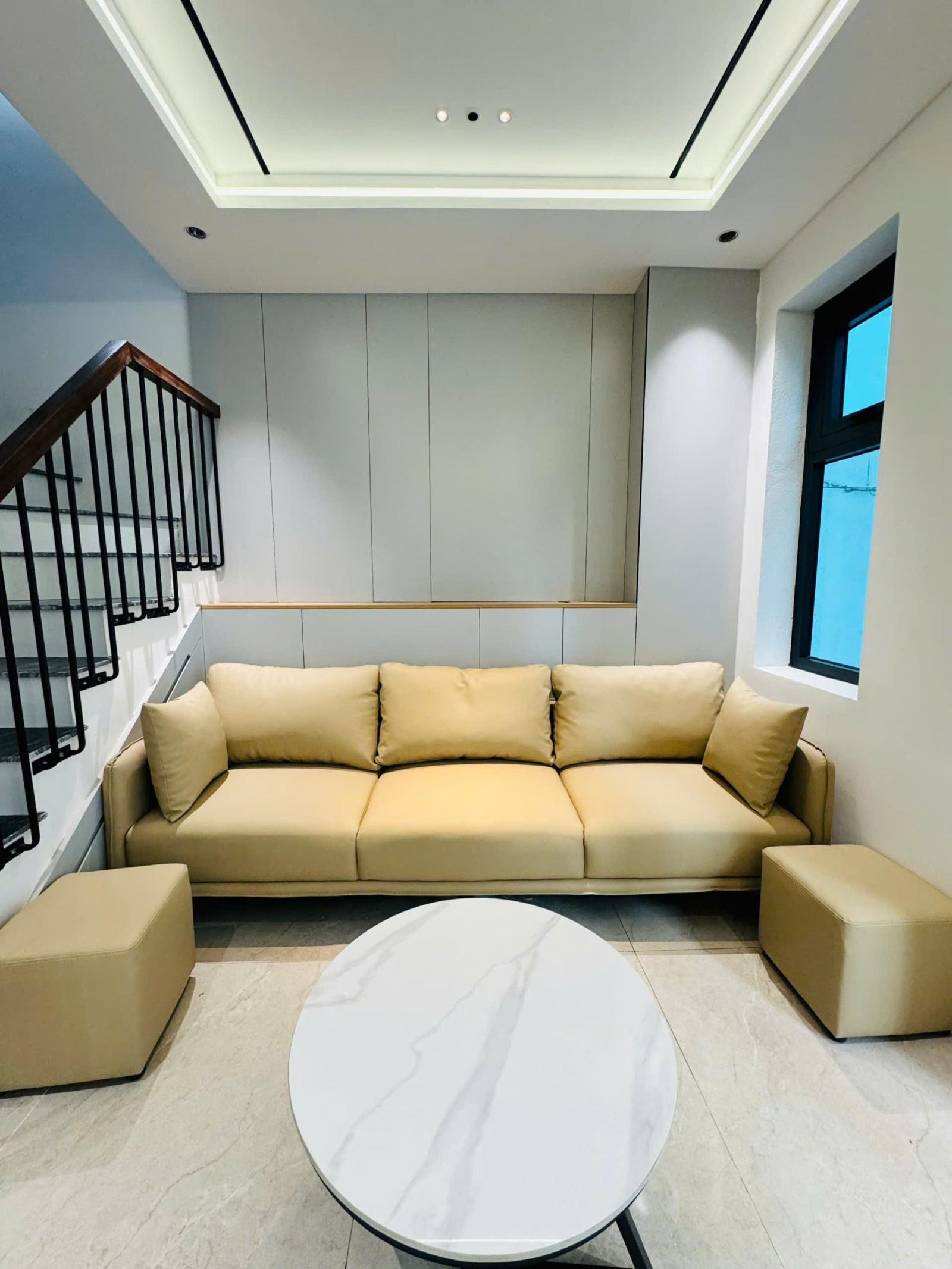 Bán nhà Ngọc Thuỵ,Long Biên 7 tầng,30m,mt5.4m oto đỗ cổng nhỉnh 7 tỷ  16015442