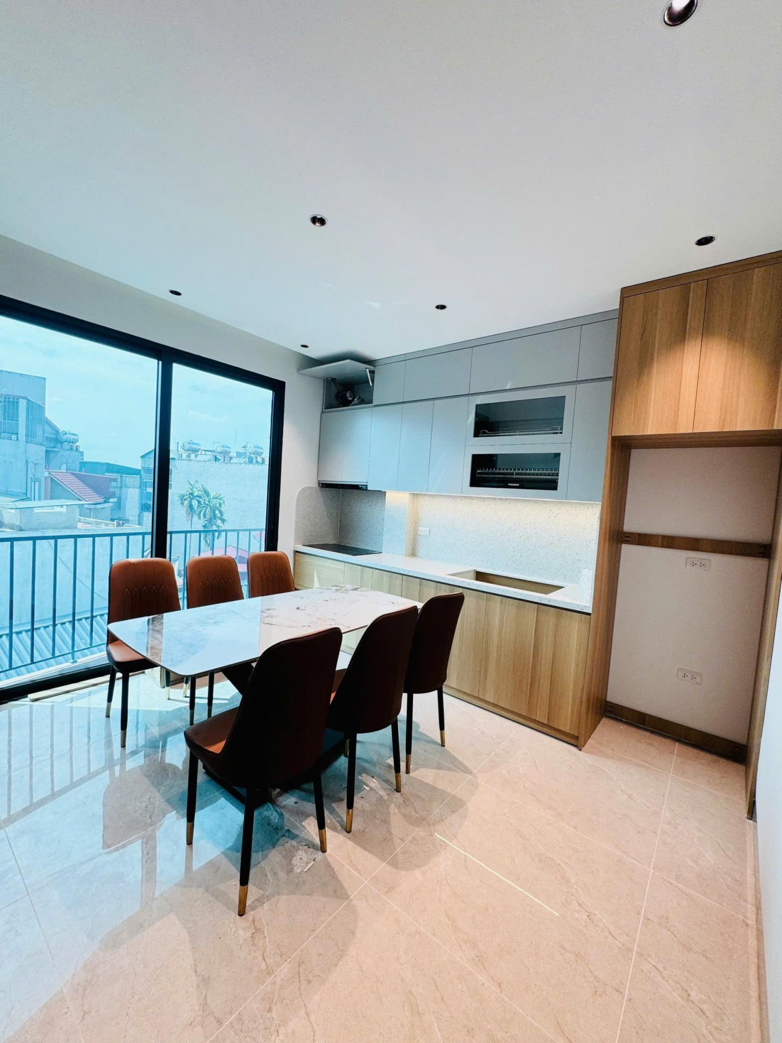 Bán nhà Ngọc Thuỵ,Long Biên 7 tầng,30m,mt5.4m oto đỗ cổng nhỉnh 7 tỷ  16015442
