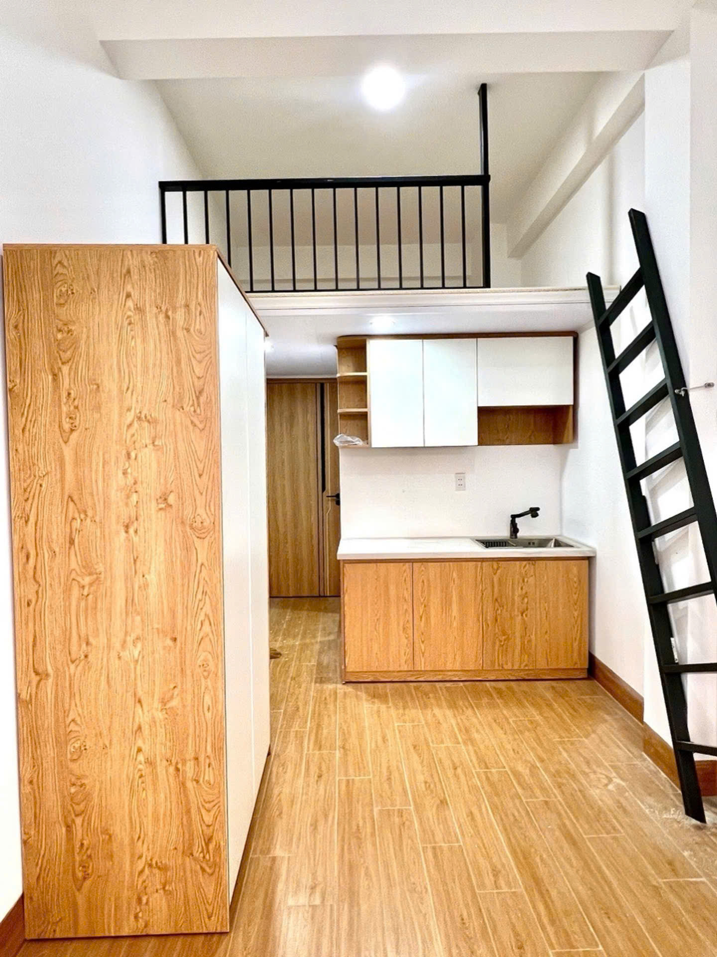 Bán tòa CHDV 6 tầng có thang máy Vườn Lài, An Phú Đông, Q.12, 98m2, 15 phòng, 70tr/tháng, 18 tỷ 16015446