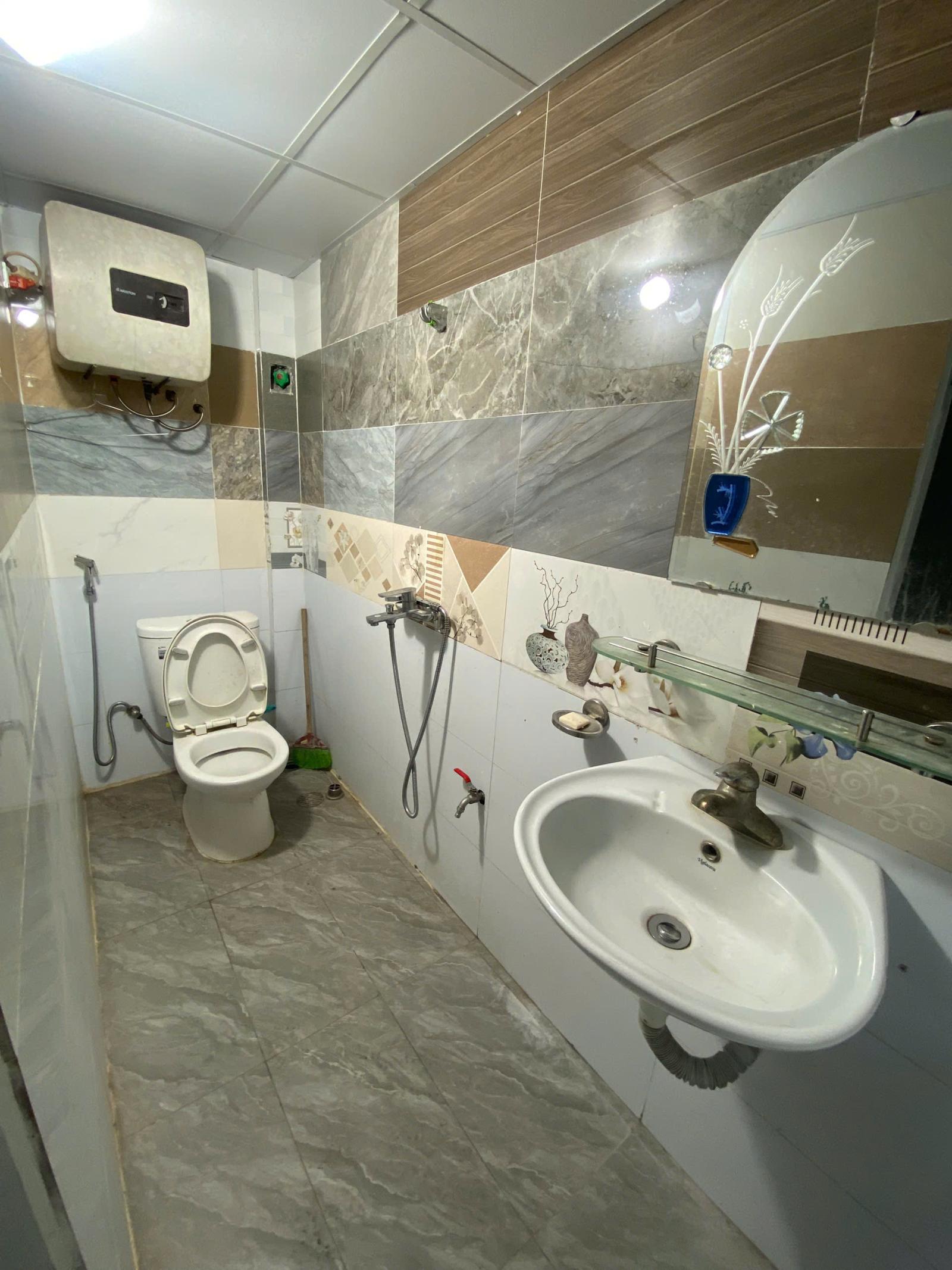 Cho thuê nhà riêng biệt 48m mặt ngõ rộng Đường Giáp Hải- Đa Tốn, ngõ 2 oto tránh nhau. 16015471