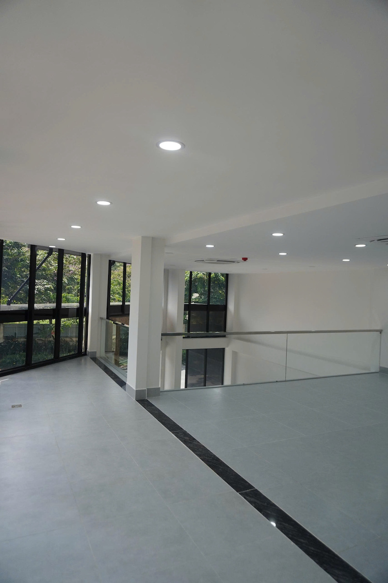 Cho thuê tòa văn phòng Nguyễn Văn Kỉnh, DTSD 1.005m², hầm + 7 tầng, 280 tr/th 16015563