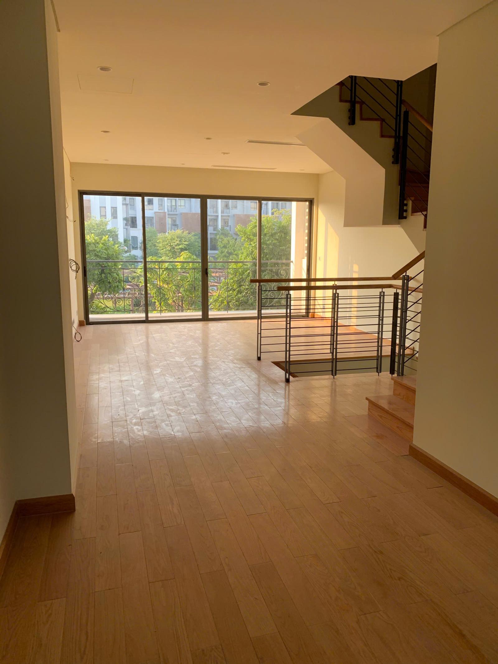 Cho thuê Shophous mặt phố 75m x 5 tầng cực đẹp tại The Manor - Nguyễn Xiển 16015585