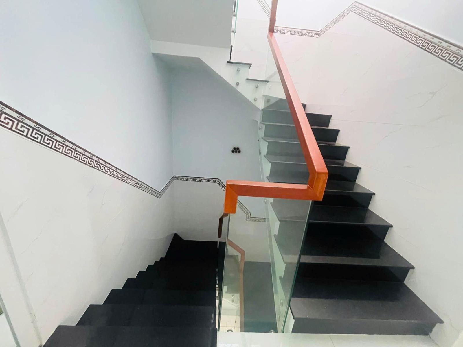 Bán nhà Hẻm 7m NGuyễn Văn Săng - giao Tân Sơn Nhì,  4,1x15m, 4 Tầng - 4PN,  7,95  Tỷ. 16015635