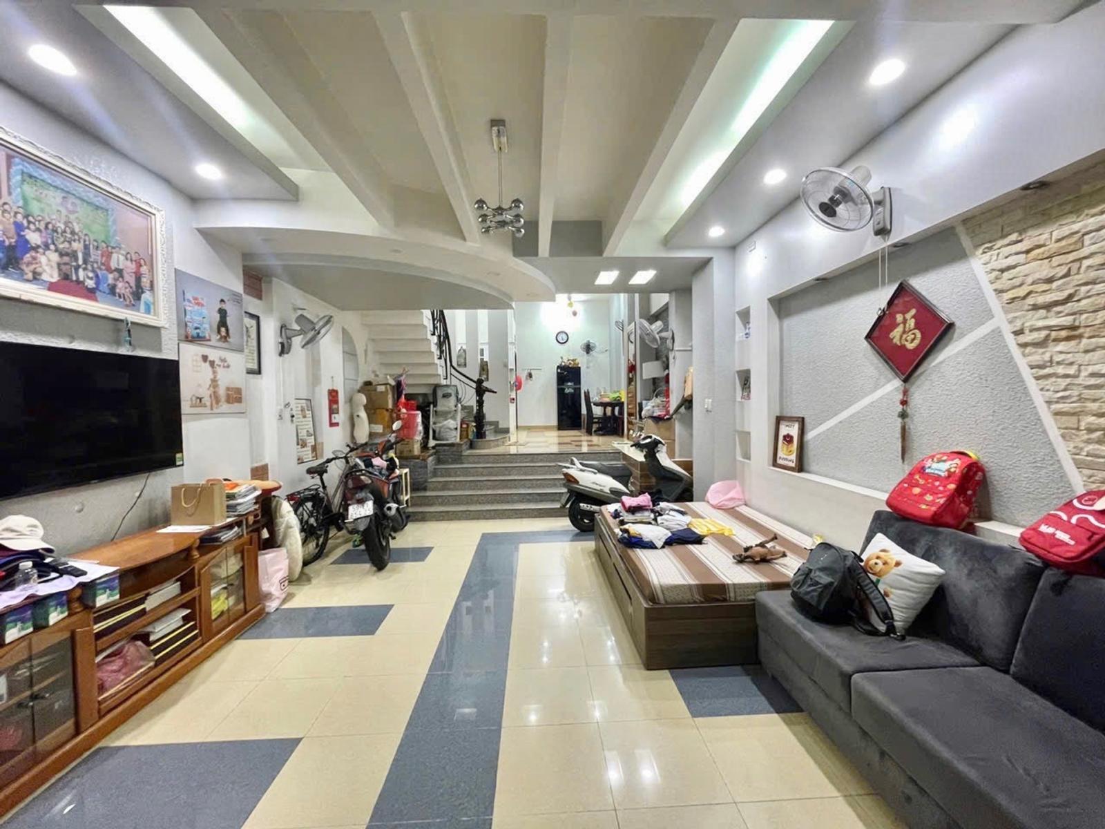 Bán nhà Phú Nhuận, gần Huỳnh Văn Bánh, hẻm ô tô, 5x16.3 vuông vức 74m², 4 tầng lệch 5PN, nhỉnh 11 tỷ 16015675