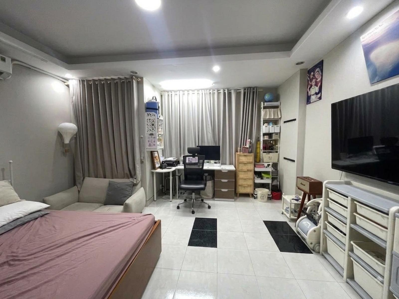 Bán nhà Phú Nhuận, gần Huỳnh Văn Bánh, hẻm ô tô, 5x16.3 vuông vức 74m², 4 tầng lệch 5PN, nhỉnh 11 tỷ 16015675