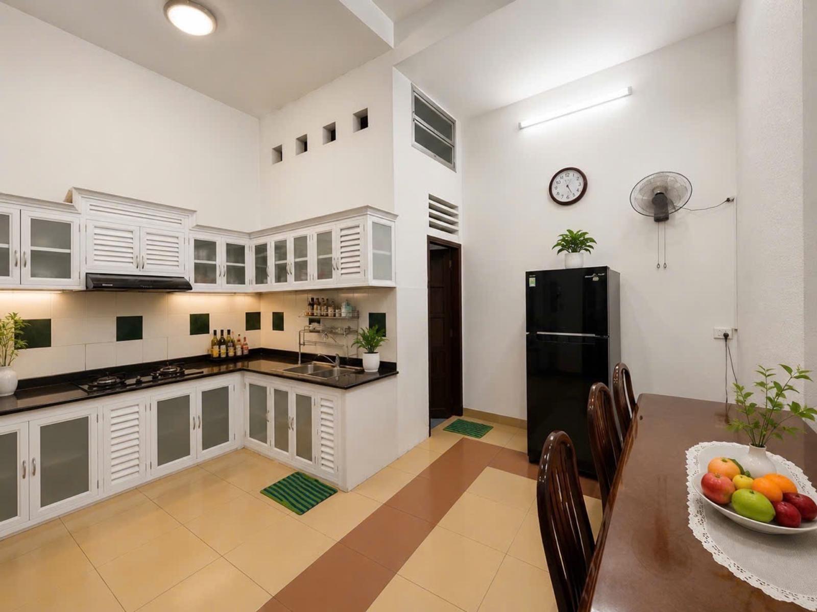 Bán nhà Phú Nhuận, gần Huỳnh Văn Bánh, hẻm ô tô, 5x16.3 vuông vức 74m², 4 tầng lệch 5PN, nhỉnh 11 tỷ 16015675