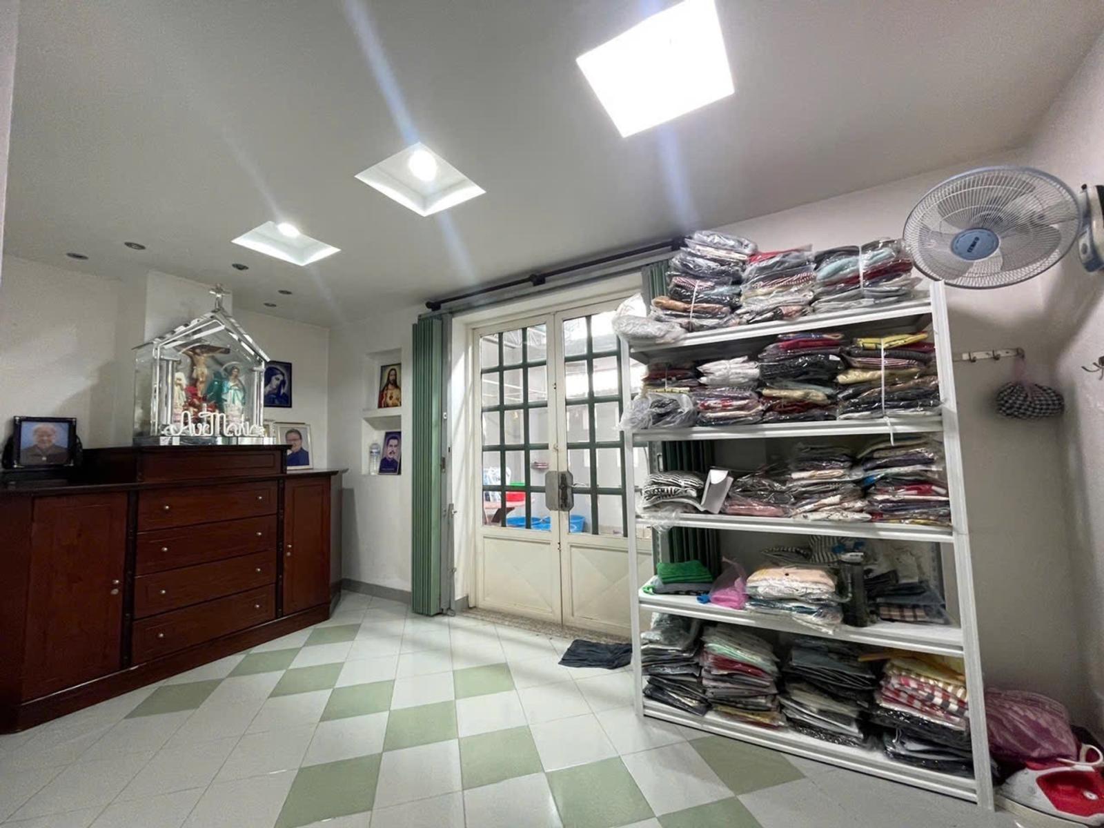 Bán nhà Phú Nhuận, gần Huỳnh Văn Bánh, hẻm ô tô, 5x16.3 vuông vức 74m², 4 tầng lệch 5PN, nhỉnh 11 tỷ 16015675