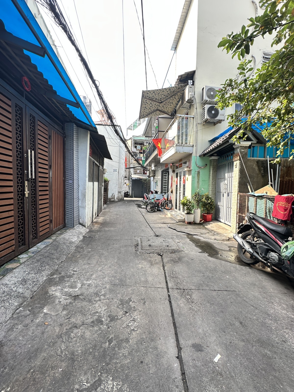 Bán nhà hẻm xe, Lạc Long Quân, Phường 3, Quận 11, 3 ngủ, chỉ 6,9 tỷ, về ở luôn. 16015684