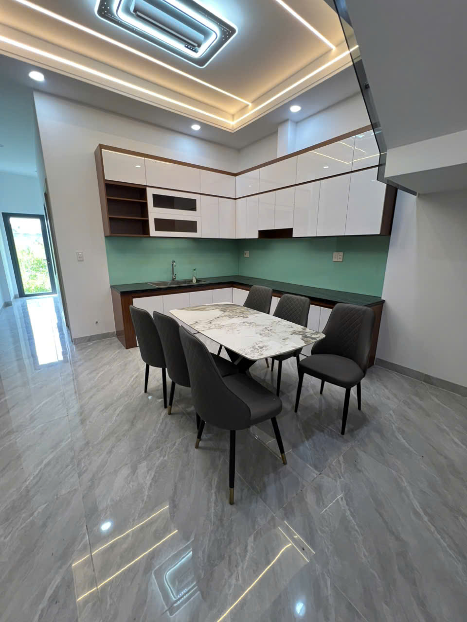 Bán nhà bửu long , sổ hồng riêng hoàn công 1T1L GIÁ 5,2 Tỷ thương lượng 16015700