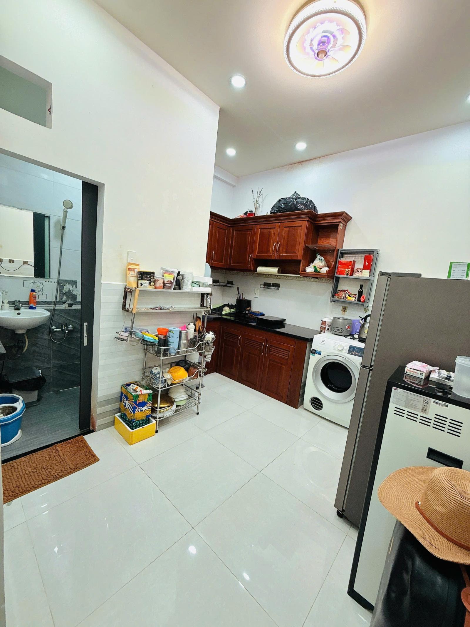 Nhà 1 lầu còn mới 3.5x9.35m Dương Bá Trạc P1Q8 (P.Chánh Hưng) 16015717