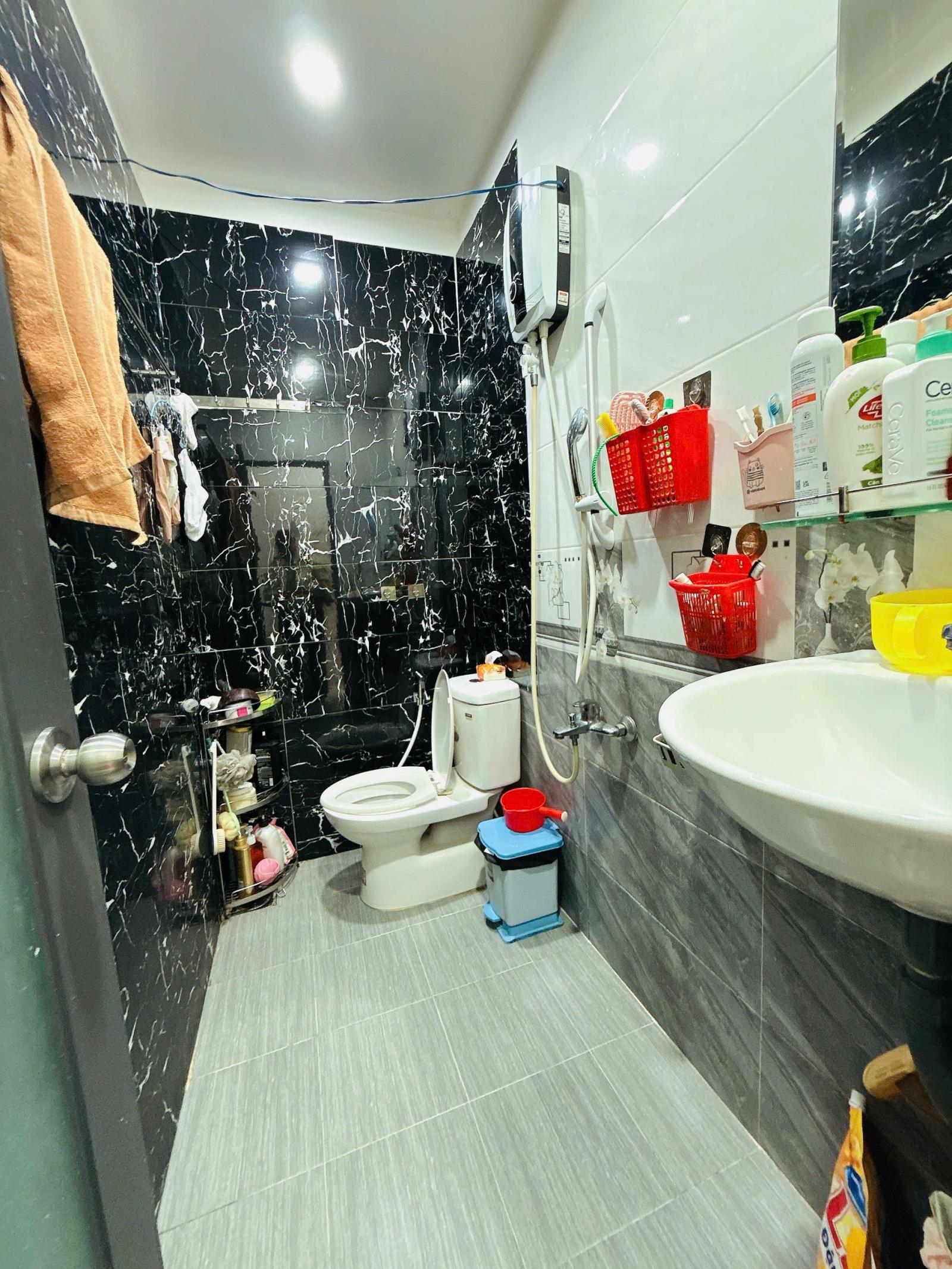 Nhà 1 lầu còn mới 3.5x9.35m Dương Bá Trạc P1Q8 (P.Chánh Hưng) 16015717