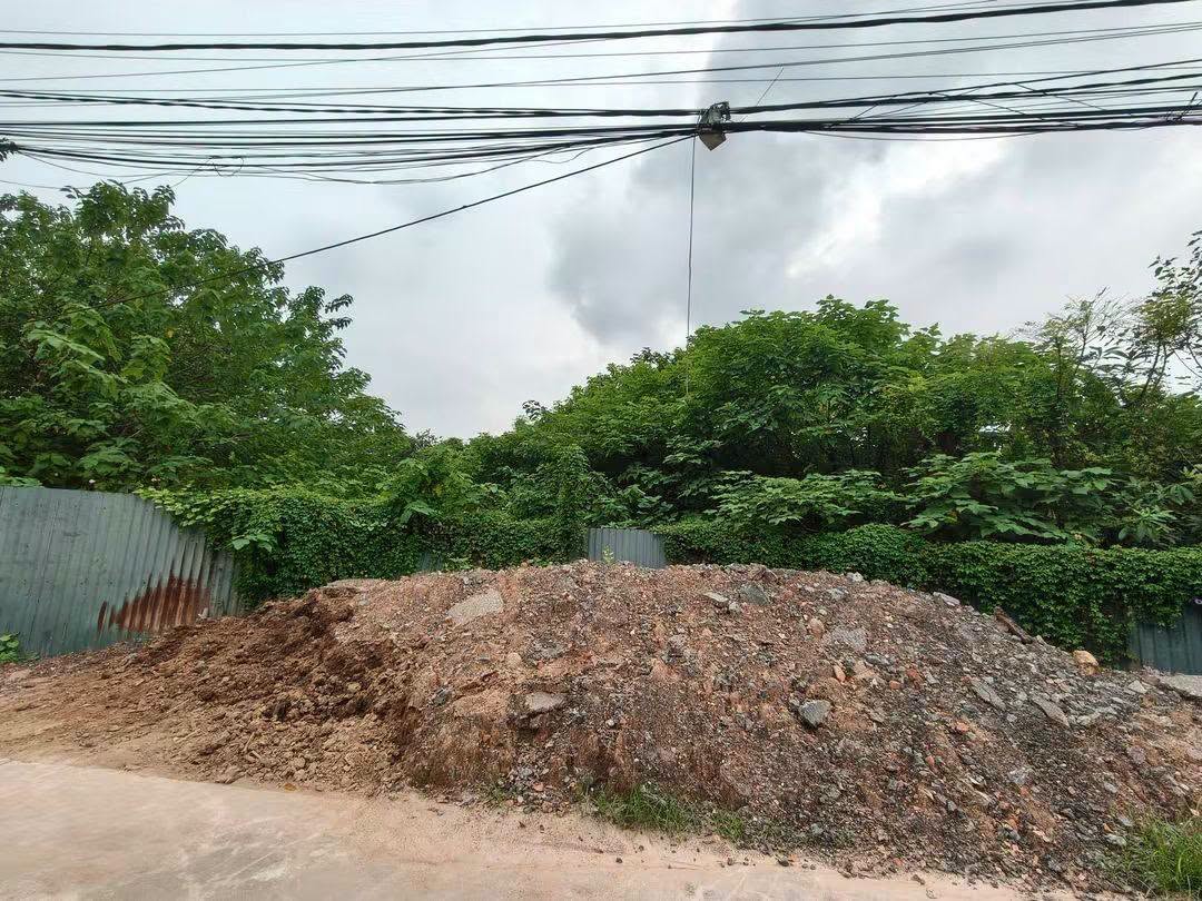 MỜI THUÊ HƠN 3700m2, mt57m, 20nghìn/m2, xe tải lớn, QL3, Sóc Sơn.
 Đường trước đất, xe tải lớn 16015778