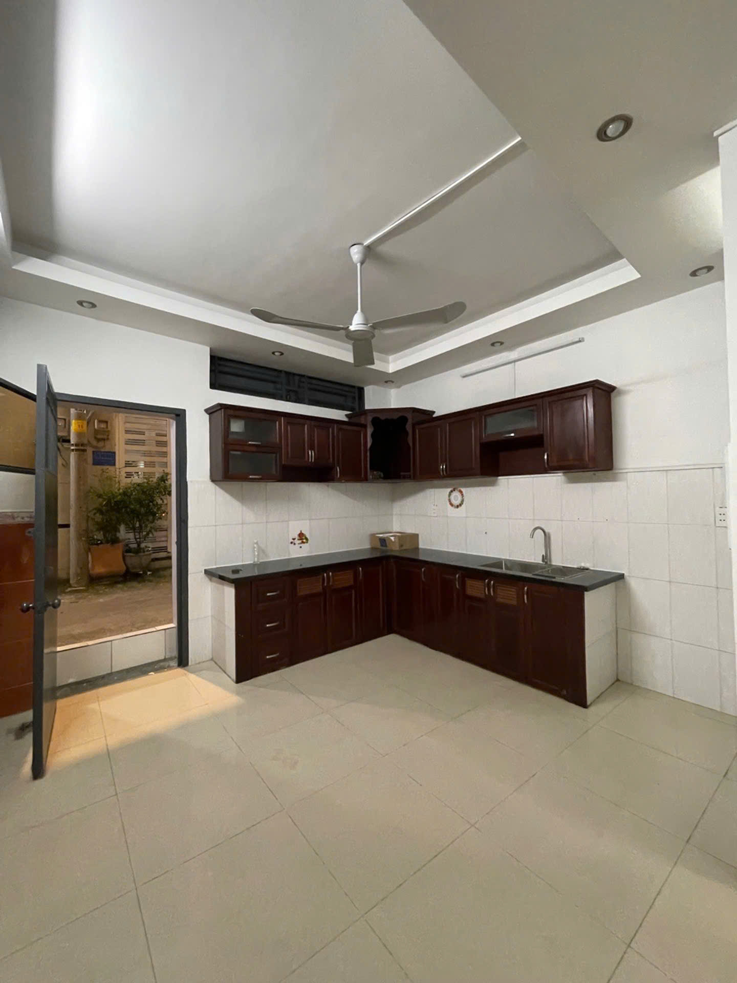 Hơn 6 tỷ sở hữu nhà 2 mặt hẻm xe hơi Quận 7 16015787