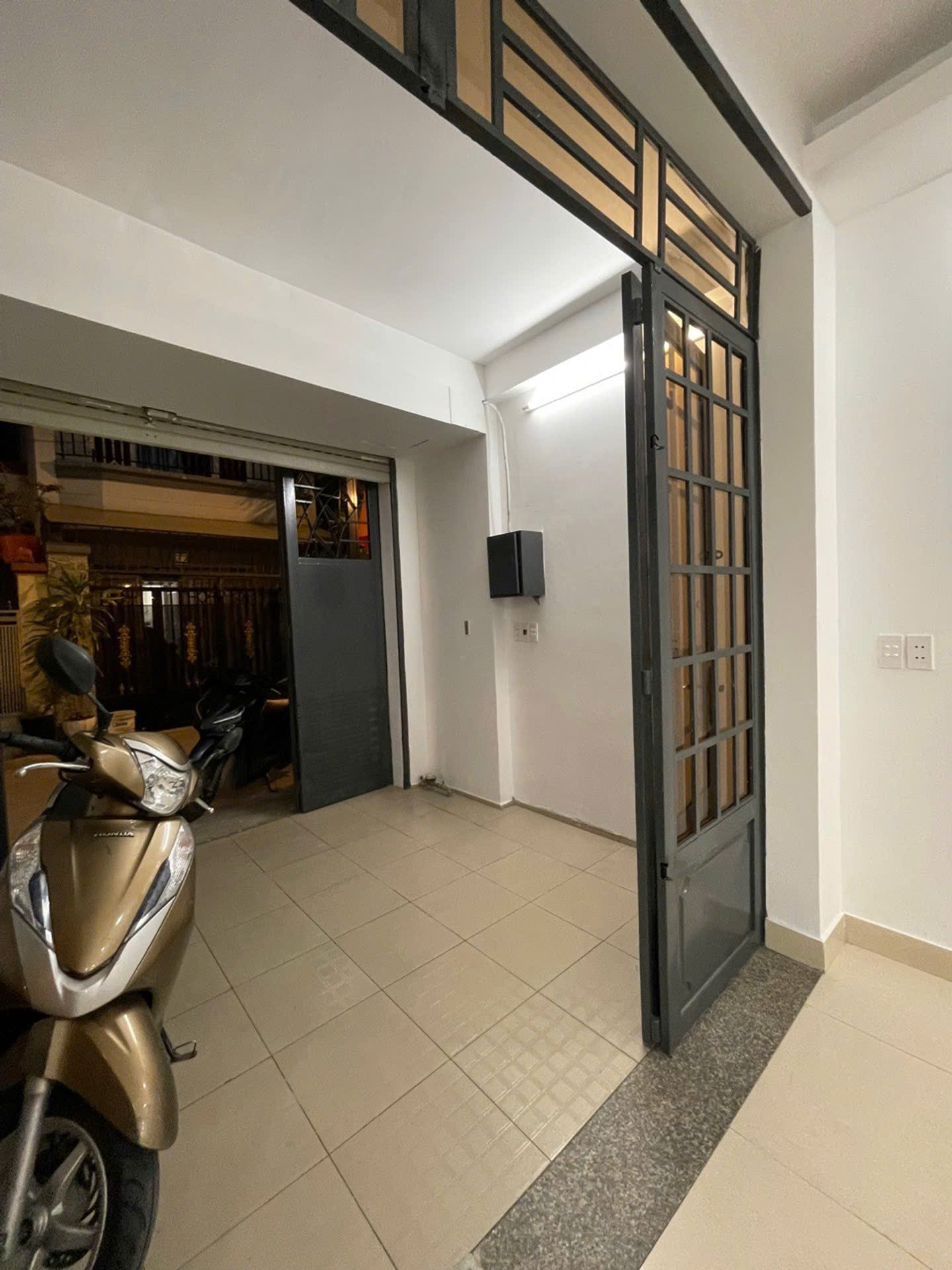 Hơn 6 tỷ sở hữu nhà 2 mặt hẻm xe hơi Quận 7 16015787