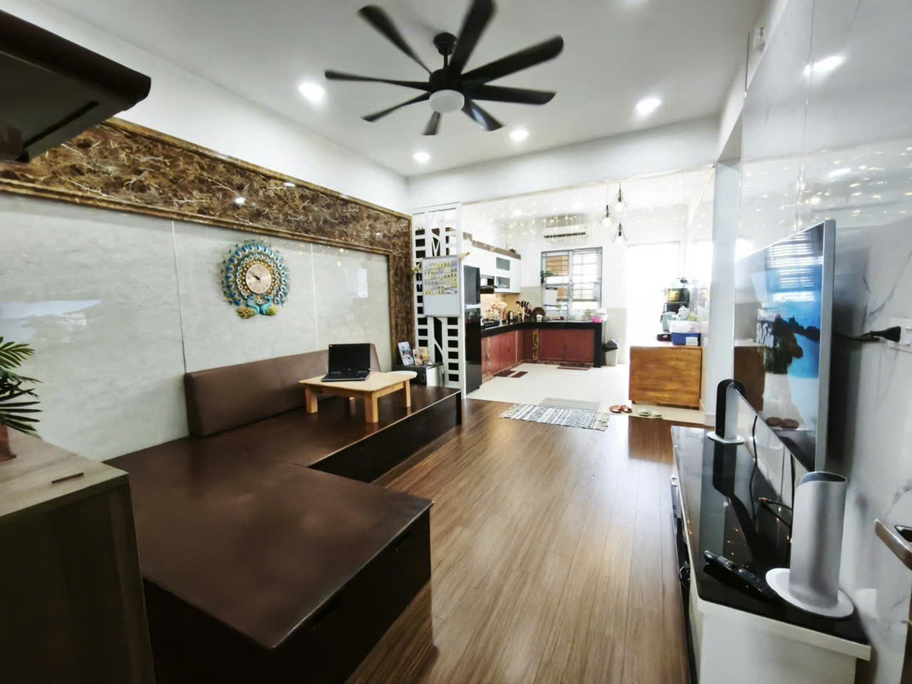 Bán chung cư Bồ Đề- Lô góc- Full Nội thất 60m 2 ngủ nhô 3 tỷ(TL) 16015833
