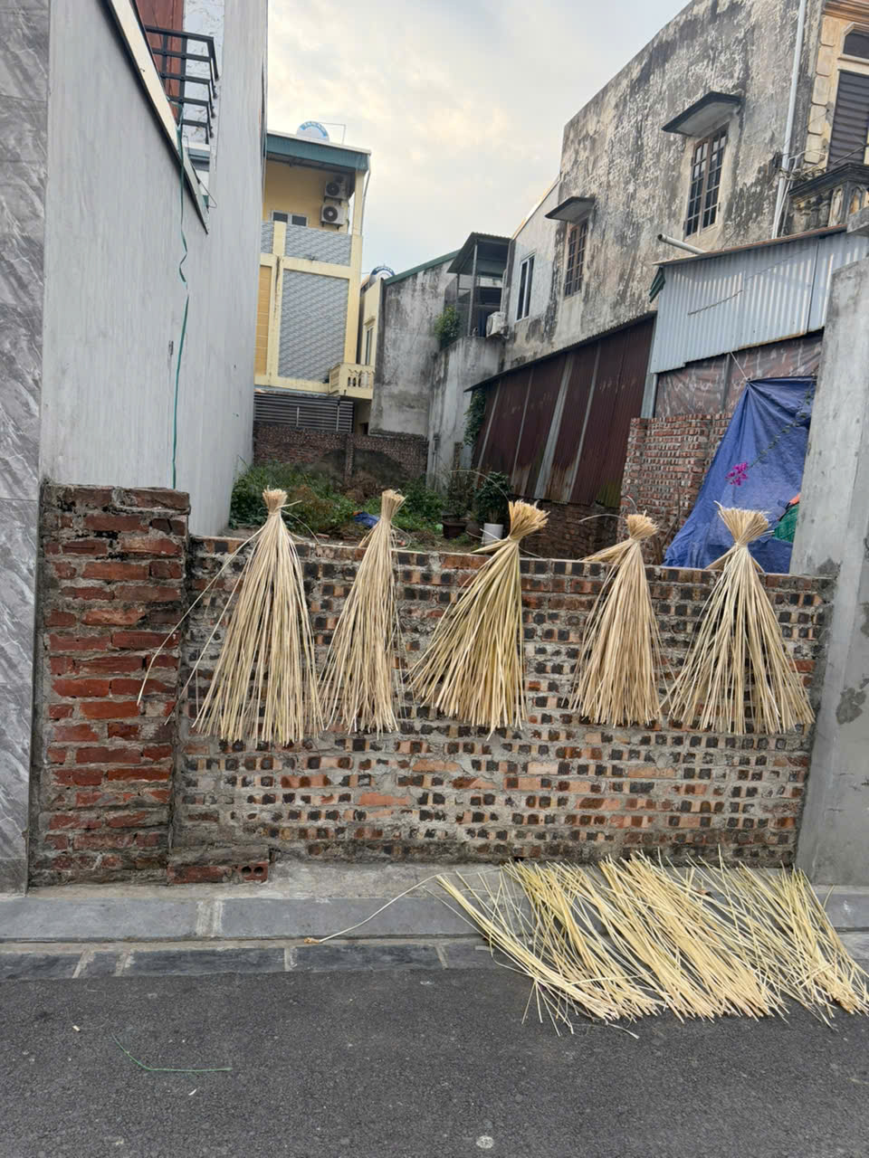 Bán đất Thái Bình - Mai Lâm- Đông Anh- ô tô tránh- hàng xóm vin Cổ Loa 110m hơn 11 tỷ
9TL) 16015843
