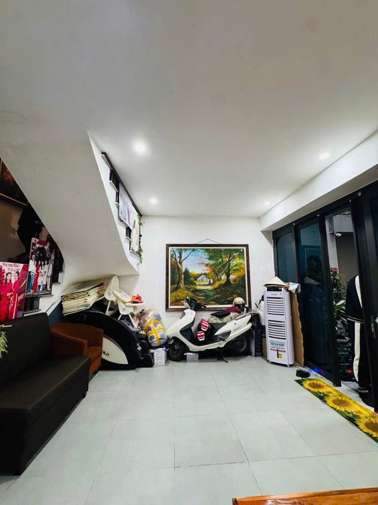 Bán nhà Nguyễn Sơn,Long Biên 5 tầng,48m,mt8.9m oto đỗ cổng nhỉnh 10 tỷ  16015858