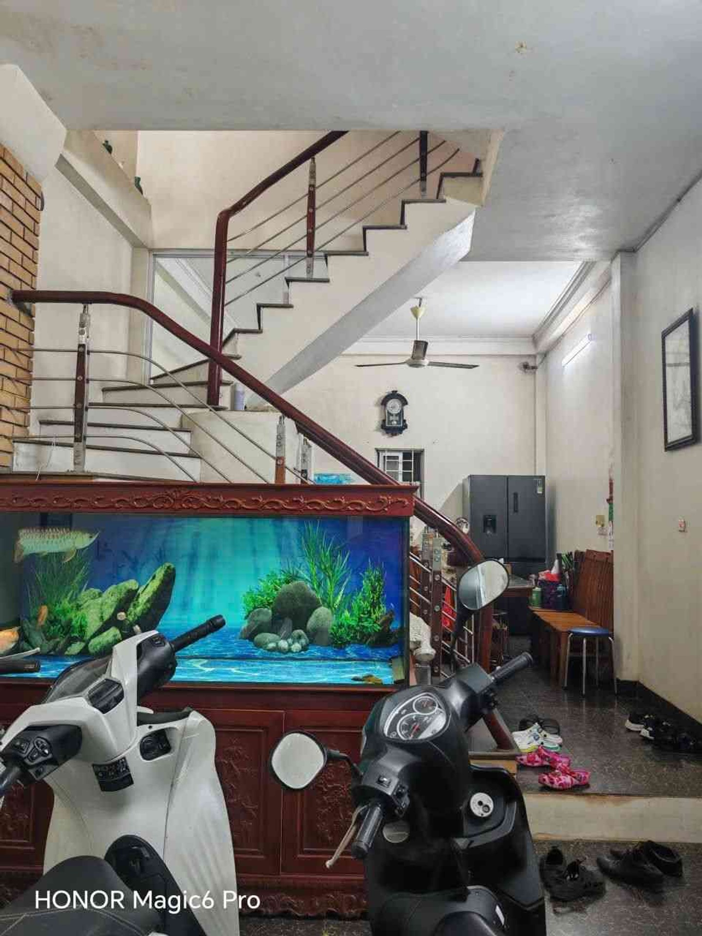 Nhà 9 tỷ 46m ô tô đỗ cửa,Thạch Bàn Long Biên,sổ đỏ đầy đủ 16015864