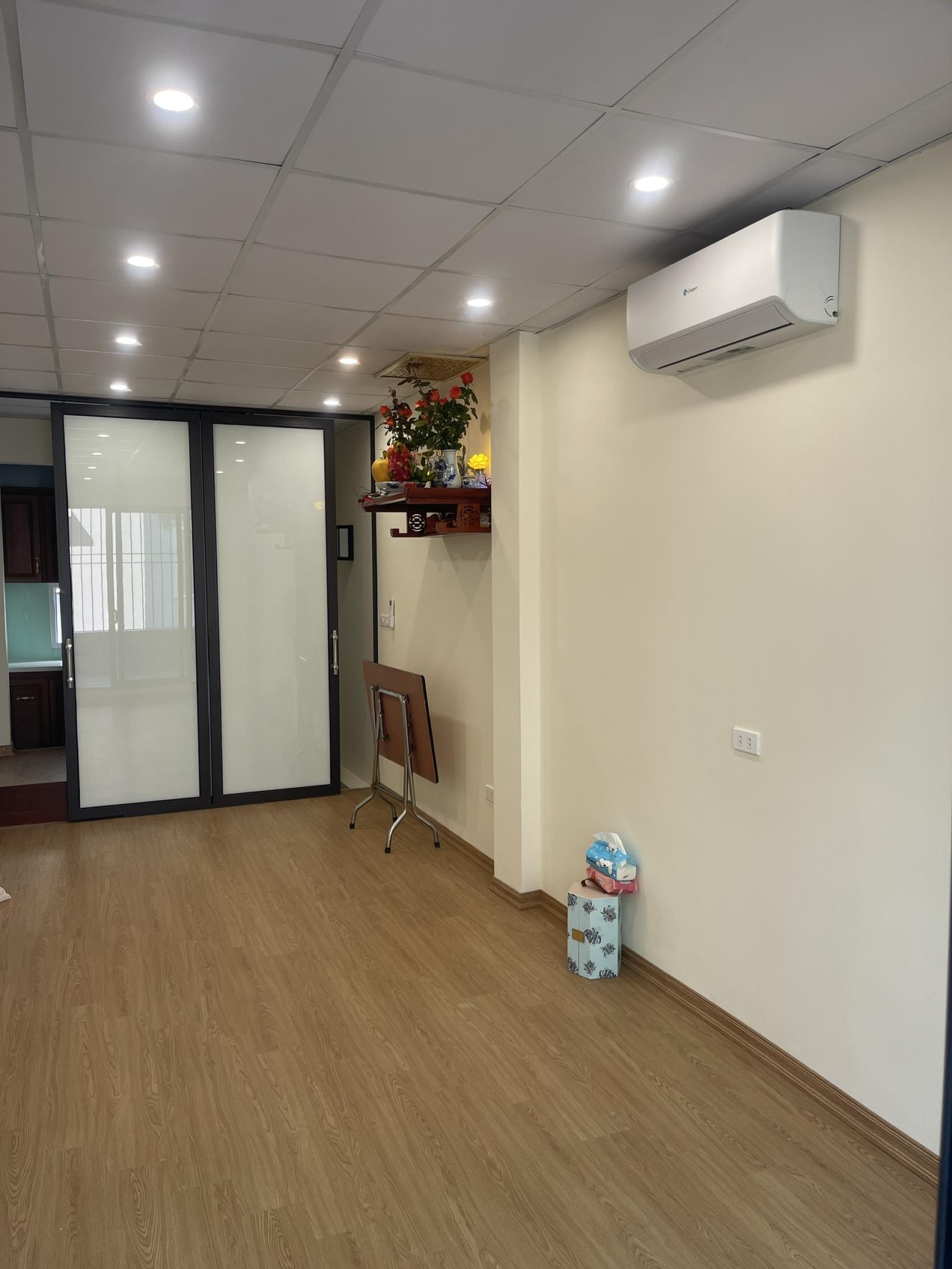 Chính chủ cần cho thuê nhà 3 tầng ở số 42B ngõ Núi Trúc, Ba Đình, Hà Nội 16015875