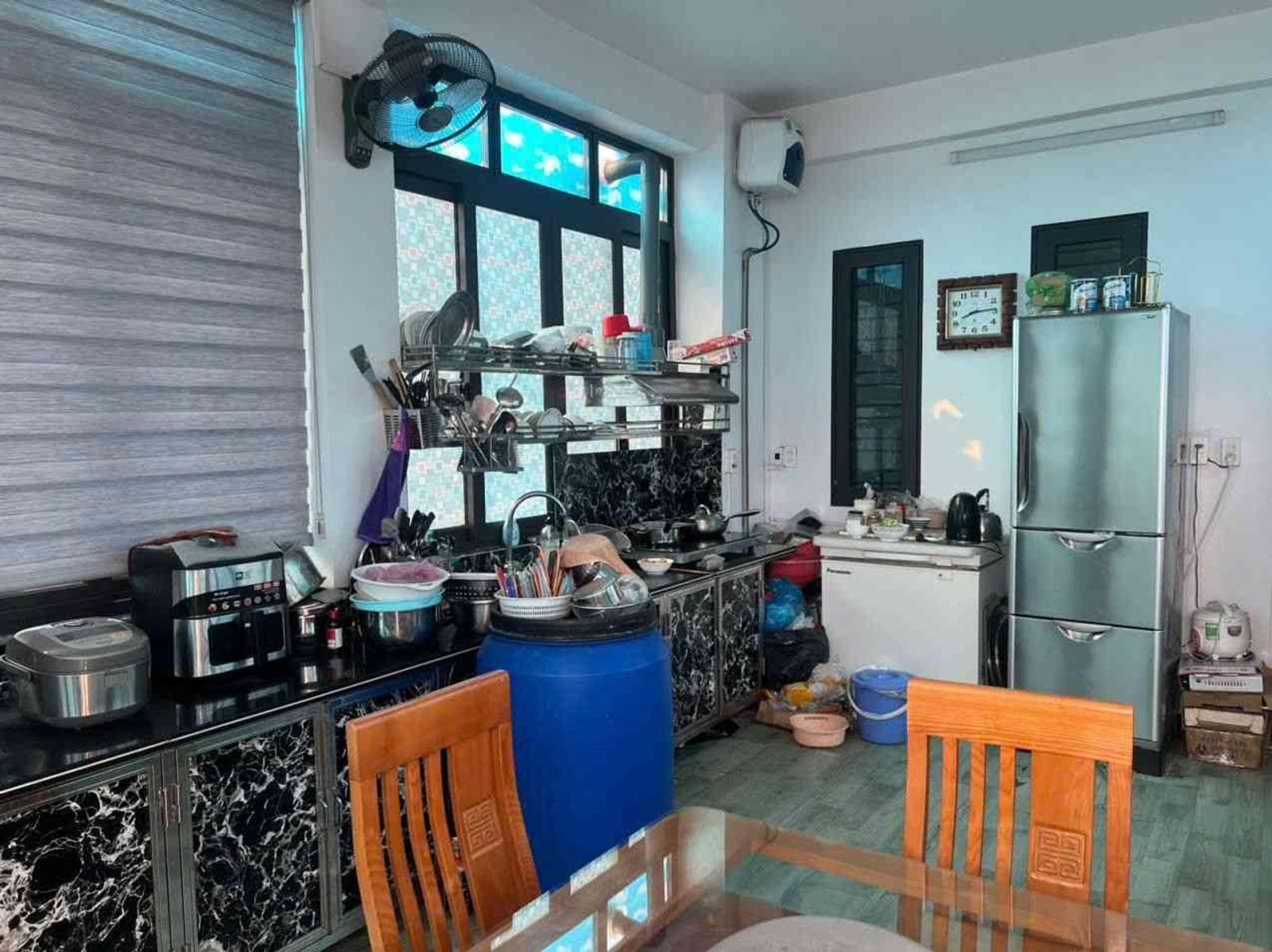 Hàng hiếm Chợ Hàng - Mặt đường Hoàng Minh Thảo, 2 mặt đường, thang máy, gara ô tô, dòng tiền tốt 16015903