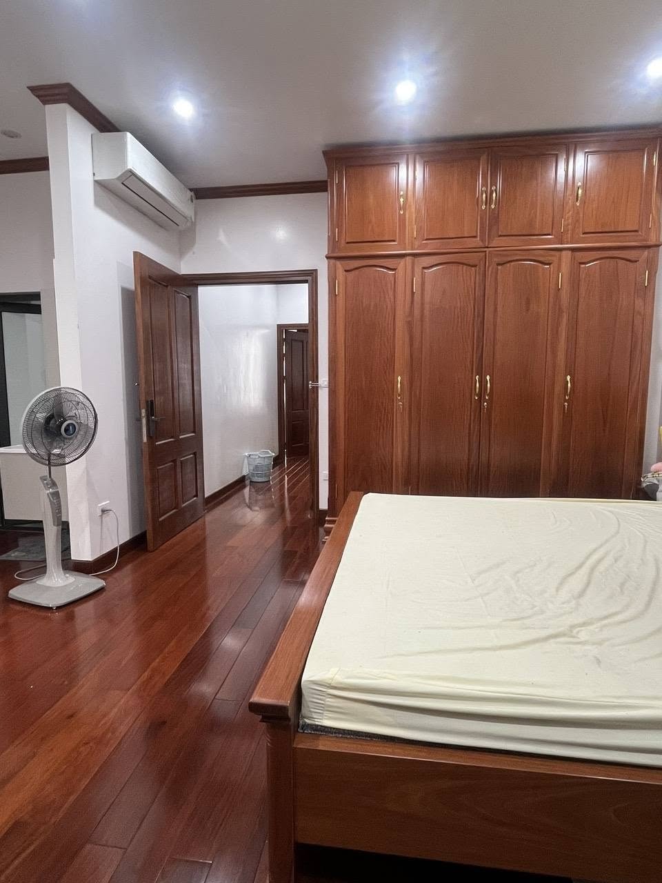 Bán nhà mặt phố Bùi Thị Xuân, 130m2, 10 tầng và 1 hầm thang máy, mặt tiền 6.5m, 104.5 tỉ 16015920