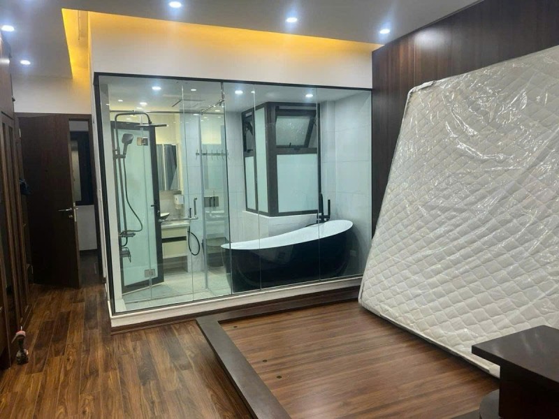Bán nhà Phố Trạm,Long Biên 4 tầng,47m,mt6.4m oto đỗ cổng nhỉnh 9 tỷ 16016005