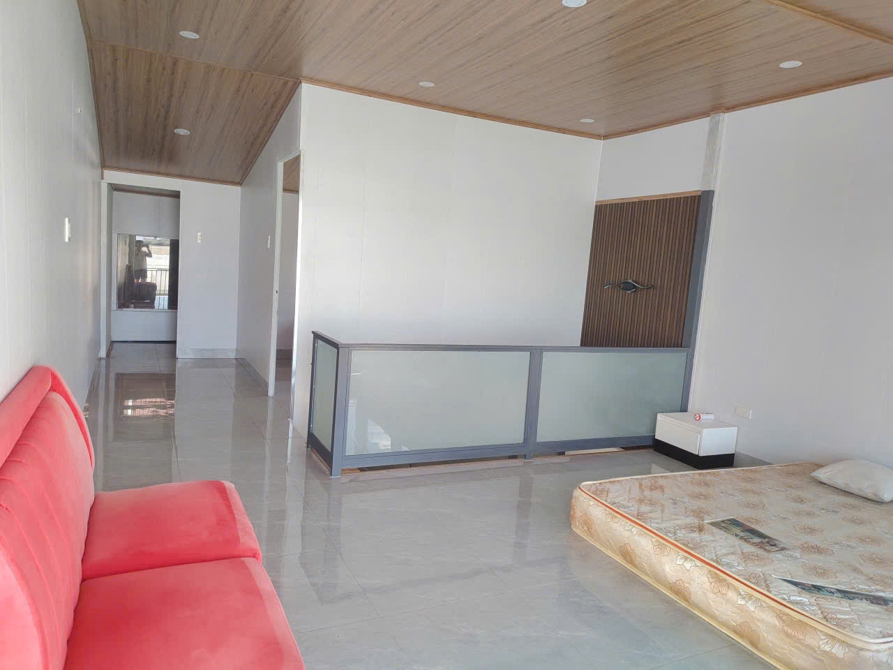 Cho thuê nhà nguyên căn 2 phòng ngủ có kho lớn giá 7 triệu tại đường Công Chúa Ngọc Hân Đà Lạt Lâm 16016080
