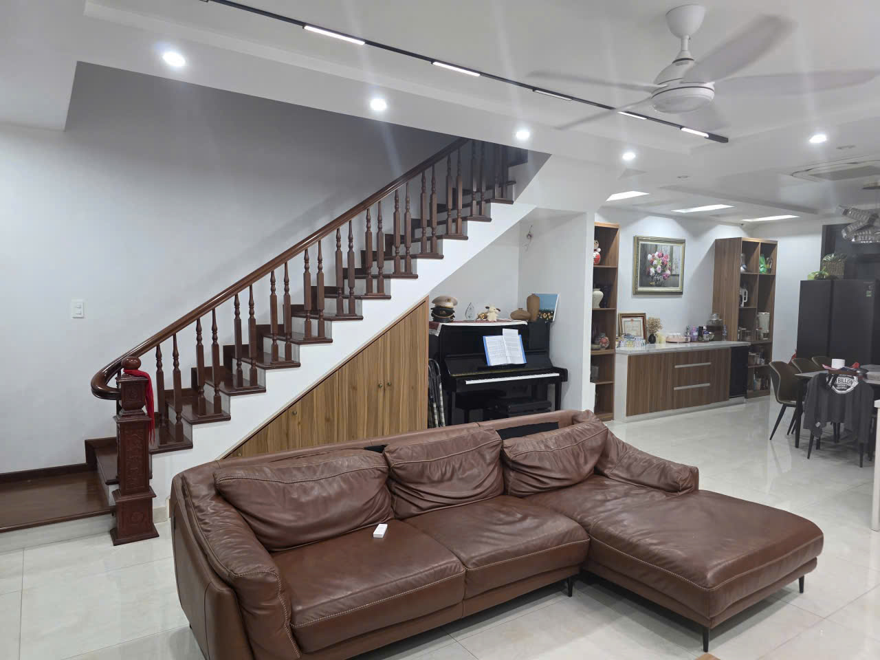 Bán nhà chính chủ - Hoàn thiện full nội thất - Quang Minh Green City - 90m2 - 3 tầng 16016132