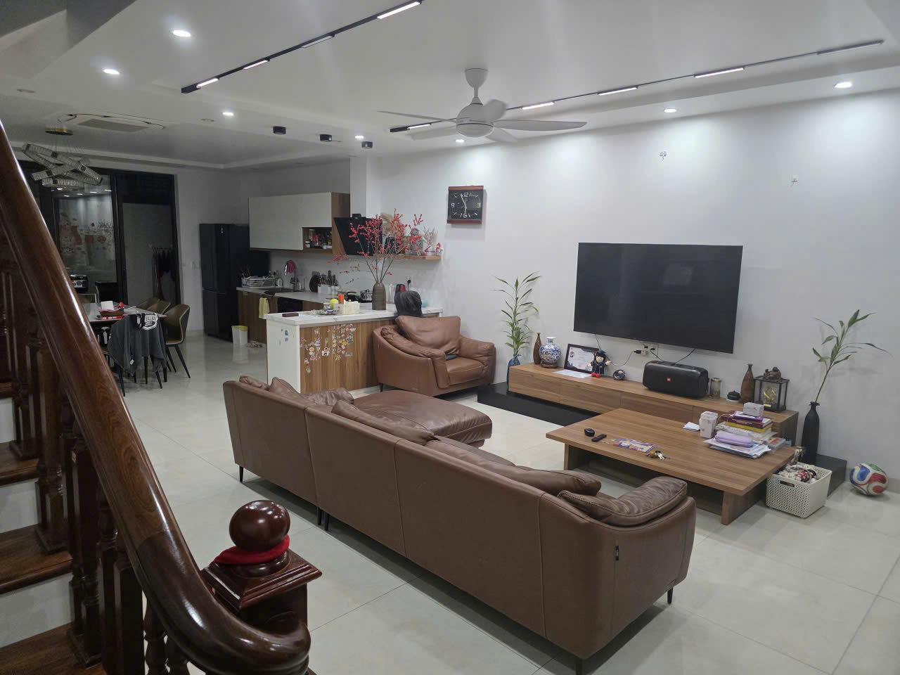 Bán nhà chính chủ - Hoàn thiện full nội thất - Quang Minh Green City - 90m2 - 3 tầng 16016132