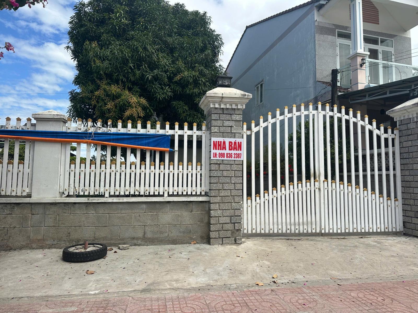 Bán nhà 180m2 hẻm Nguyễn Trung Trực - Phước Lộc - Lagi giá ngộp 1.35 tỷ 16016154