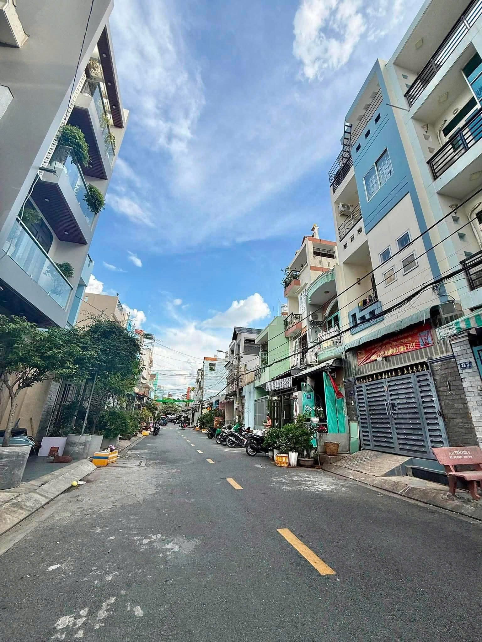 Bán Nhà Mặt tiền Đỗ Thị Tâm - ngay NGuyễn Súy vào, 3,7x15m, 4 Tầng - 4PN, hạ 8,2 Tỷ. 16016256