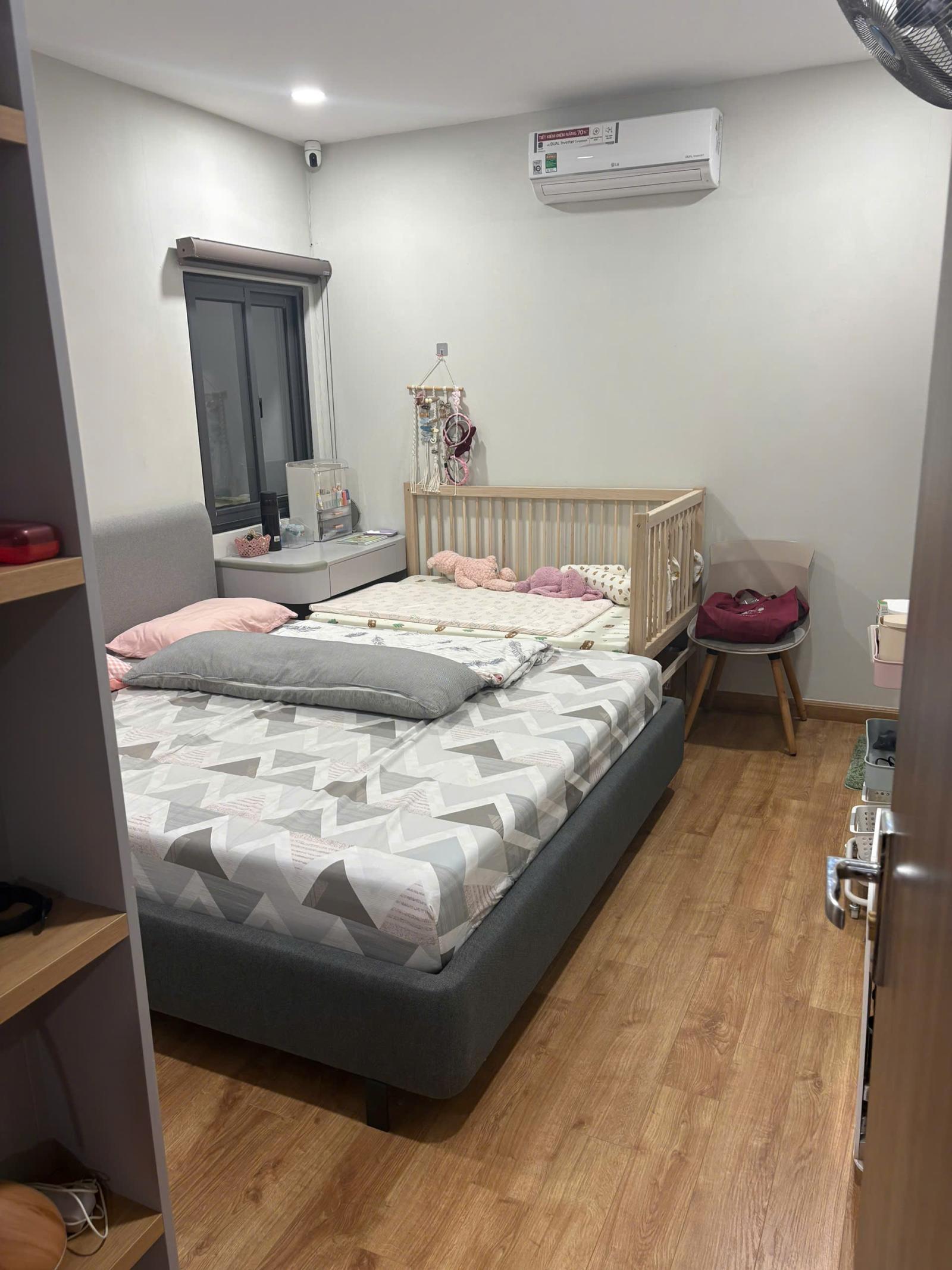 Chính chủ bán căn hộ 2PN, 76m2 - Rose Town 79 Ngọc Hồi - Sẵn sổ, đầy đủ nội thất 16016296